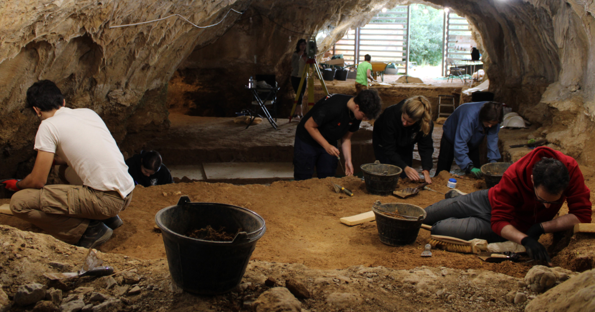 La excavación en Prado Vargas destapa este verano más de 3.000 restos de la vida de los neandertales