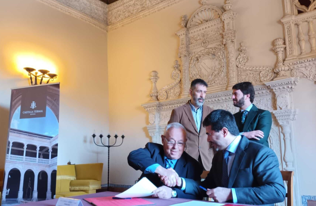 Momento de la firma del convenio entre la Junta de Castilla y León y Castilla Termal