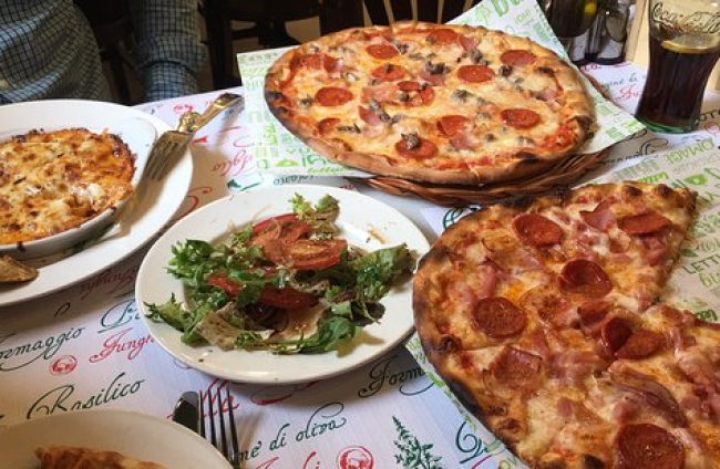 Pizzas de la trattoria Bella Napoli. ECB