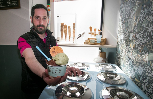 El Cid atesora más de 40 sabores de helado que se pueden combinar. TOMÁS ALONSO