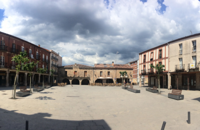 Imagen de la plaza de Salas de los Infantes.