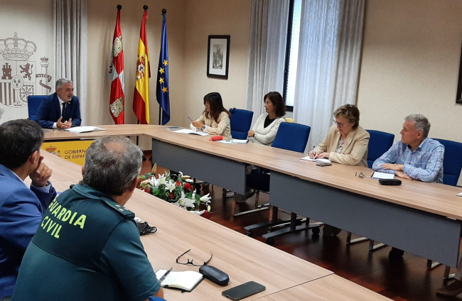Imagen de la reunión convocada por Subdelegación del Gobierno en Burgos sobre la vendimia