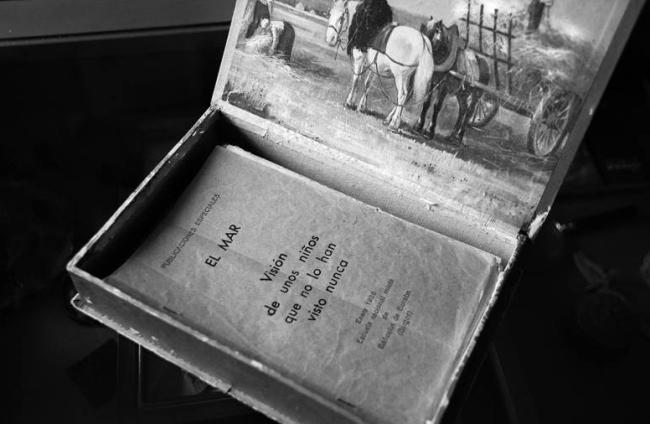 Ejemplar del cuadernillo 'El mar' impreso en la Escuela de Bañuelos de Bureba en 1936.