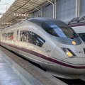 Archivo - Tren AVE de Renfe.