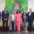 Lourdes Gullón y Tomás Pascual, junto a otros directivos de ambos grupos.