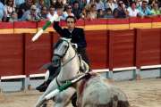 El joven rejoneador extremeño Adrián Venegas.