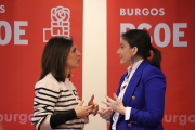 Esther Peña y Ana Sánchez, durante la presentación en Burgos de la campaña.
