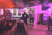 Asalto de madrugada a la cantina de Cardeñajimeno.