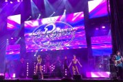 Actuación en directo de la orquesta burgalesa La Reina Show.