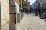 Los enganches del antiguo servicio Aranbici todavía siguen en las calles