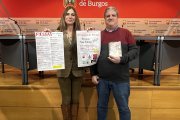 La concejala de Festejos del Ayuntamiento de Burgos, Carolina Álvarez, y el presidente de la Asociación San Julián, Luis Guerra.

El barrio de San Julián, en la zona sur de Burgos, renovará la tradición de nombrar 'Alcaldesa por un día' el jueves 30 enero con el objetivo de canalizar las peticiones de los vecinos para que las traslade al Ayuntamiento en una tradición que se celebra desde hace más de 40 años.

ESPAÑA EUROPA CASTILLA Y LEÓN SOCIEDAD