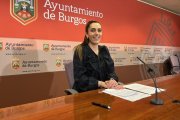 La portavoz del PP, Andrea Ballesteros, en rueda de prensa en el Ayuntamiento de Burgos.