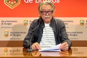 José María Romo, concejal socialista, en rueda de prensa en el Ayuntamiento de Burgos.