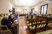 Votación durante el Pleno ordinario de enero  de la Diputación de Burgos.