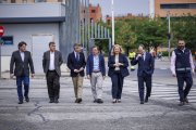 José Luis Martínez-Almeida y Cristina Ayala, en la entrega de buses en Madrid.
