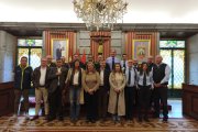 La alcaldesa de Burgos, Cristina Ayala, tras reunirse con conductores de autobuses urbanos de Burgos.
