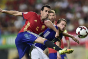 Sergi Busquets, durante el partido de la selección española de fútbol contra Liechtenstein, que se celebró el lunes en León.-Alvaro Barrientos