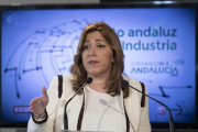 Susana Díaz, presidenta de la Junta de Andalucía, en un acto con agentes sociales, ayer en Sevilla.-JULIO MUÑOZ