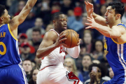 Wade, con la camiseta de los Bulls, en un partido frente a los Warriors esta temporada-NAM Y HUH (AP)