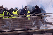 Manifestación y protestas de los chalecos amarillos en París (Francia).-EPA