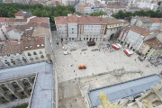 Plaza delRey San Fernando, a los pies de la Catedral, primer ágora que el visitante encontraba al cruzar la entrada de la ciudad, el Arco de Santa María.-ICAL