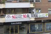 Temen que las grietas que han salido se amplíen al completar la nueva promoción.-ISRAEL L. MURILLO