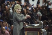Hillary Clinton celebra su victoria en las primarias de Pensilvania.-EFE / TRACIE VAN AUKEN