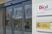Mayo deja 895 personas más en el paro.ECB