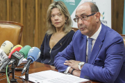 Agustín Colino y Mercedes Rodríguez presentaron la iniciativa solidaria en favor de la Fundación Once.-SANTI OTERO