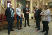 René Payo, Lorena de la Fuente, Javier Lacalle, Rafael López y Begoña Alonso, en la reunión que mantuvieron ayer.-RAÚL G. OCHOA