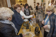 Mercadillo solidario de Manos Unidas en el Monasterio de San Juan.-SANTI OTERO