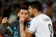 Messi y Suárez en el amistoso Argentina-Uruguay en Tel Aviv.-EFE / EPA /ABIR SULTAN