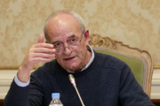 Martínez fue quien defendió los Presupuestos presentados por el PP.-R.O.