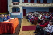 El dramaturgo leonés emocionó al público que se congregó en el Salón Rojo del Teatro Principal para celebrar el Día Internacional del Teatro.-SANTI OTERO