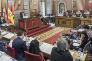 Un momento del Pleno celebrado ayer en el Ayuntamiento de Burgos.-SANTI OTERO