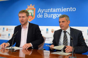 Javier Lacalle y Marc Benhamou, ayer, durante la presentación del servicio ‘Nomina 15’.-ICAL