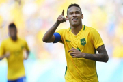 Neymar celebra su segundo gol en la semifinal contra Honduras.-MARTIN BERNETTI / AFP