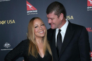 Mariah Carey y James Packer, este jueves en una gala en Los Ángeles.-AFP / JONATHAN LEIBSON