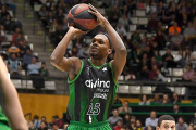 McFadden tira a canasta en un partido de la pasada campaña con la camiseta del Joventut.-ACB PHOTO