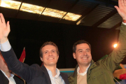 Pablo Casado y Juan Manuel Moreno, en un mitin del PP en Algeciras, el pasado 18 de noviembre.-