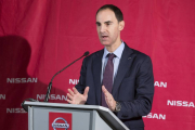 El consejero director general y vicepresidente de Operaciones Industriales de Nissan en España, Frank Torres, informa del estado de las negociaciones con los representantes de los trabajadores-Efe