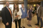 Miguel Borra y Silvia Cámara con parte de la ejecutiva provincial, tras la clausura del congreso celebrado ayer.-RAÚL  OCHOA