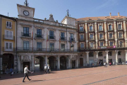 El Ayuntamiento de Burgos, en el número uno de la Plaza Mayor.-Israel L. Murillo