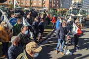 Llegada frente a la Junta de la tractorada convocada por ASAJA, UPA y COAG para salvar el campo. SANTI OTERO