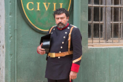 El actor Paco Tous, como guardia civil, en la serie de TVE-1 'Víctor Ros'.-