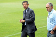 El presidente del Barça, Josep Maria Bartomeu, y el director deportivo, Andoni Zubizarreta, en el césped del Camp Nou.-Foto: FC BARCELONA