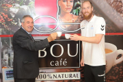 Thomas Schreiner fue ayer presentado oficialmente como jugador del San Pablo Burgos-Israel L. Murillo