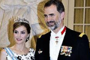 Los Reyes, de gala, en el cumpleaños de la reina Margarita de Dinamarca.-Foto: AP