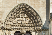 Turistas junto a la Catedral.