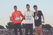 Gómez (centro)en lo más alto de podio junto a Mechaal y Ben.-@ATLETISMORFEA